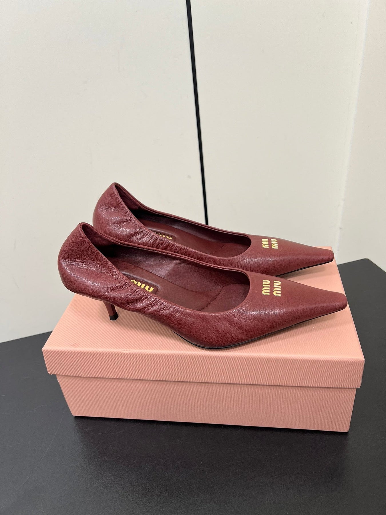 POINTED-TOE MID HEEL PUMPS IN TERRACOTTA SMOOTH LAMBSKIN