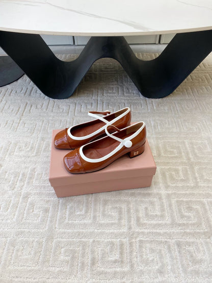 MARY JANE PUMPS IN SMOKY UMBER GLOSSY SHEEPSKIN