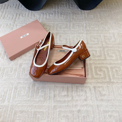 MARY JANE PUMPS IN SMOKY UMBER GLOSSY SHEEPSKIN