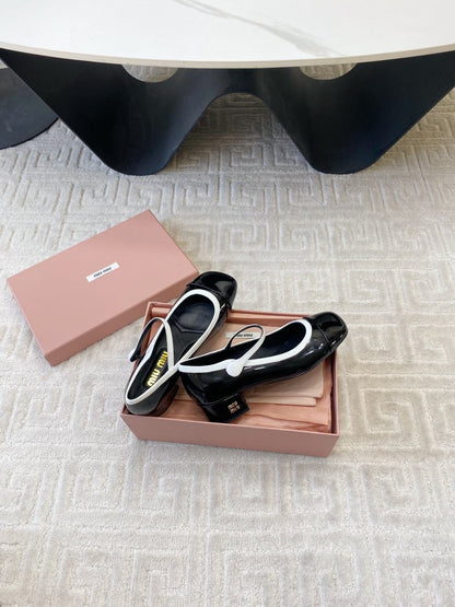 MARY JANE PUMPS IN BLACK GLOSSY SHEEPSKIN