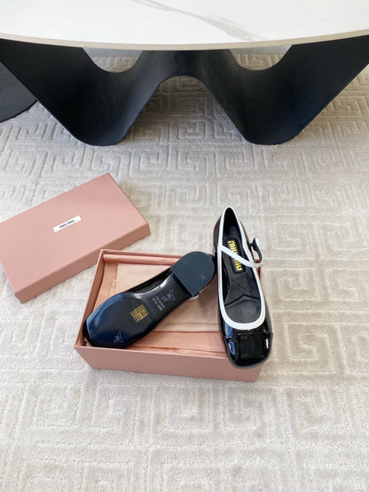 MARY JANE PUMPS IN BLACK GLOSSY SHEEPSKIN