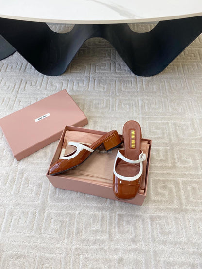 MARY JANE MULE PUMPS IN RED BROWN GLOSSY SHEEPSKIN