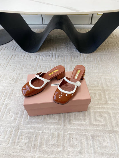 MARY JANE MULE PUMPS IN RED BROWN GLOSSY SHEEPSKIN