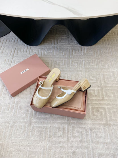 MARY JANE MULE PUMPS IN BEIGE GLOSSY SHEEPSKIN