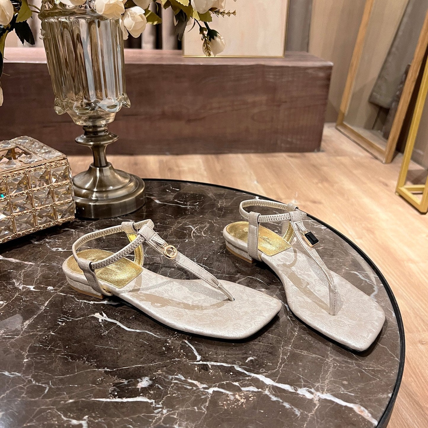 LP MINDIL SANDAL SMOKY WHITE SILK