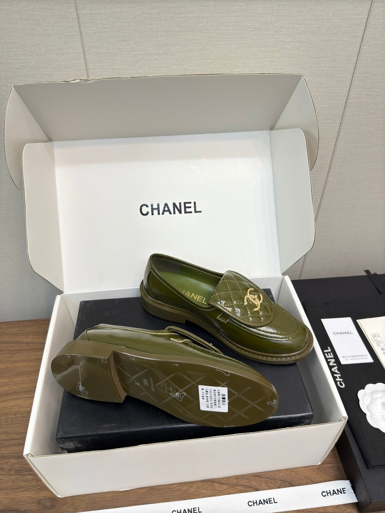 MOCCASIN 2.5 CM IN ARMY GREEN PREMIUM LAMBSKIN