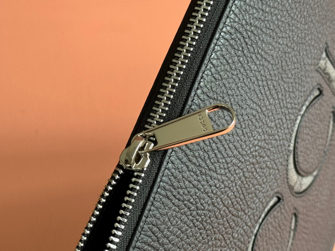 POUCH 28 IN BLACK SMOOTH CALFSKIN INLAID LOGO