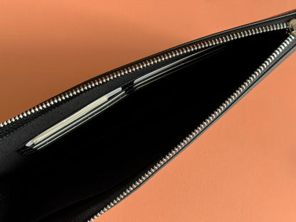 POUCH 28 IN BLACK SMOOTH CALFSKIN INLAID LOGO