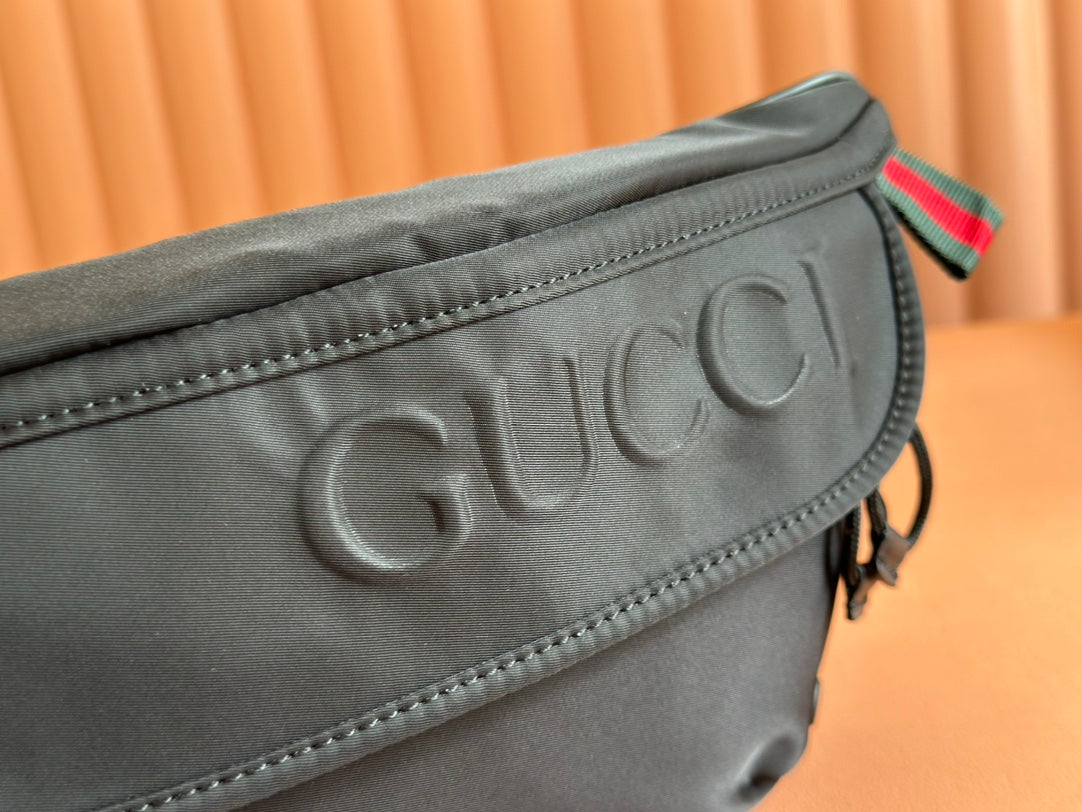 LARGE BELT BAG 32 IN BLACK CANVAS GREEN AND RED WEB DETAIL
