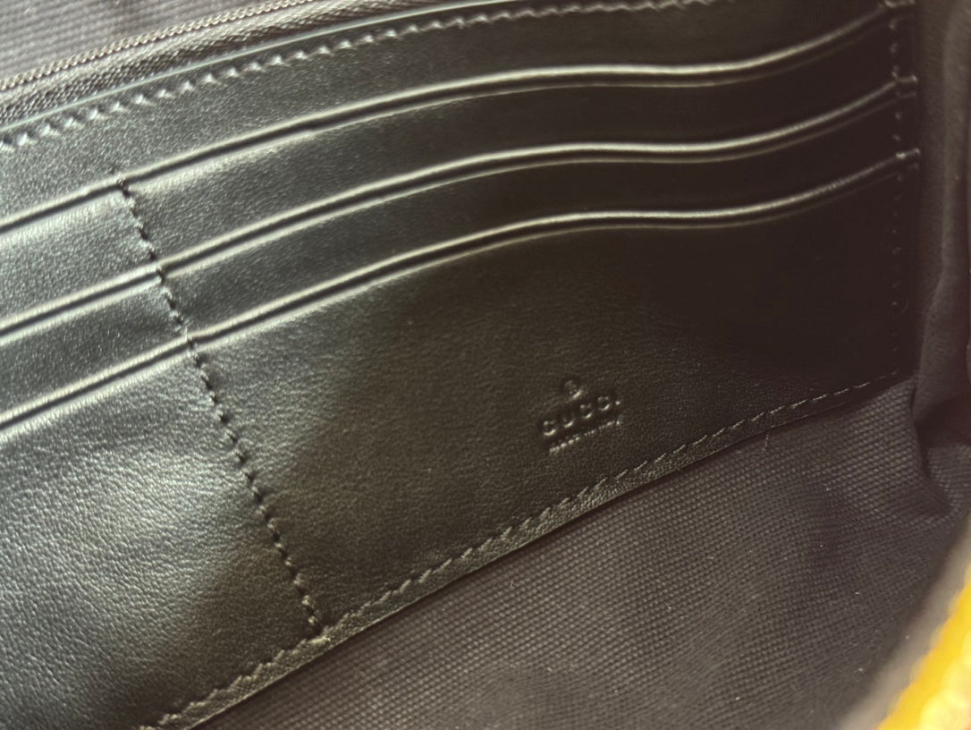 RUBBER EFFECT SMALL WALLET ON CHAIN 22.5 IN BLACK CALFSKIN