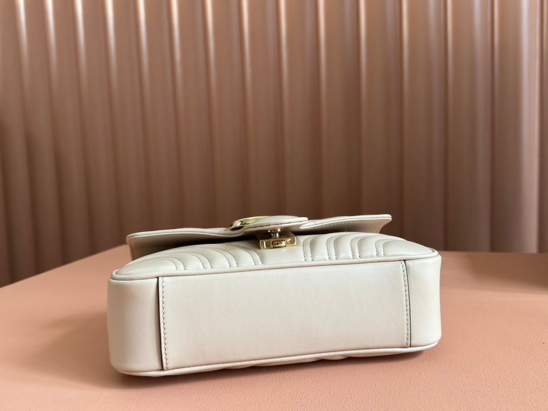 MARMONT MEDIUM SHOUDER BAG 23 IN LIGHT BEIGE CALFSKIN