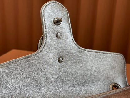 MARMONT MEDIUM SHOUDER BAG 26 IN SILVER PATENT CALFSKIN