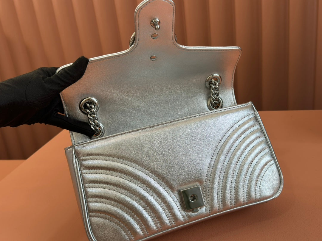 MARMONT MEDIUM SHOUDER BAG 26 IN SILVER PATENT CALFSKIN