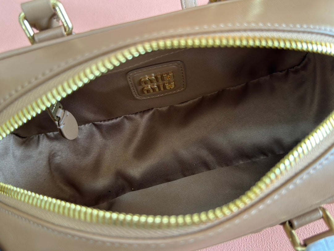 ARCADIE MATELASSÉ BAG 22 IN TAWNY BROWN GLOSSY LAMBSKIN