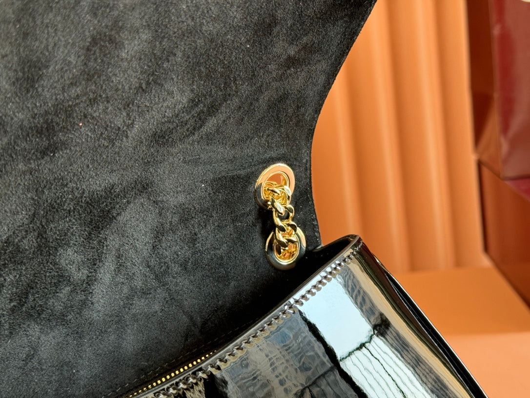 MEDIUM BLONDIE SHOULDER BAG 26.5 IN BLACK PATENT CALFSKIN