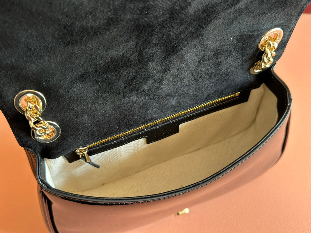 MEDIUM BLONDIE SHOULDER BAG 26.5 IN BLACK PATENT CALFSKIN