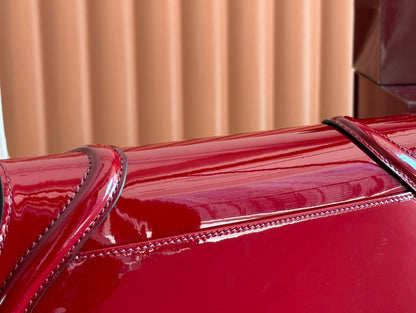 MEDIUM BLONDIE SHOULDER BAG 26.5 IN RED PATENT CALFSKIN