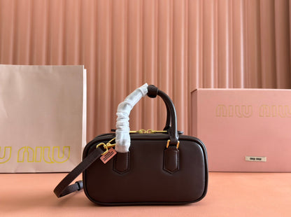 ARCADIE BAG 19 IN TAMARIND BROWN SHINY CALFSKIN