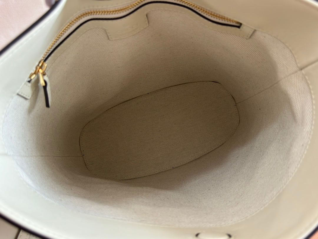 73 MEDIUM BUCKET BAG 27.5 IN OFF WHITE SMOOTH CALFSKIN