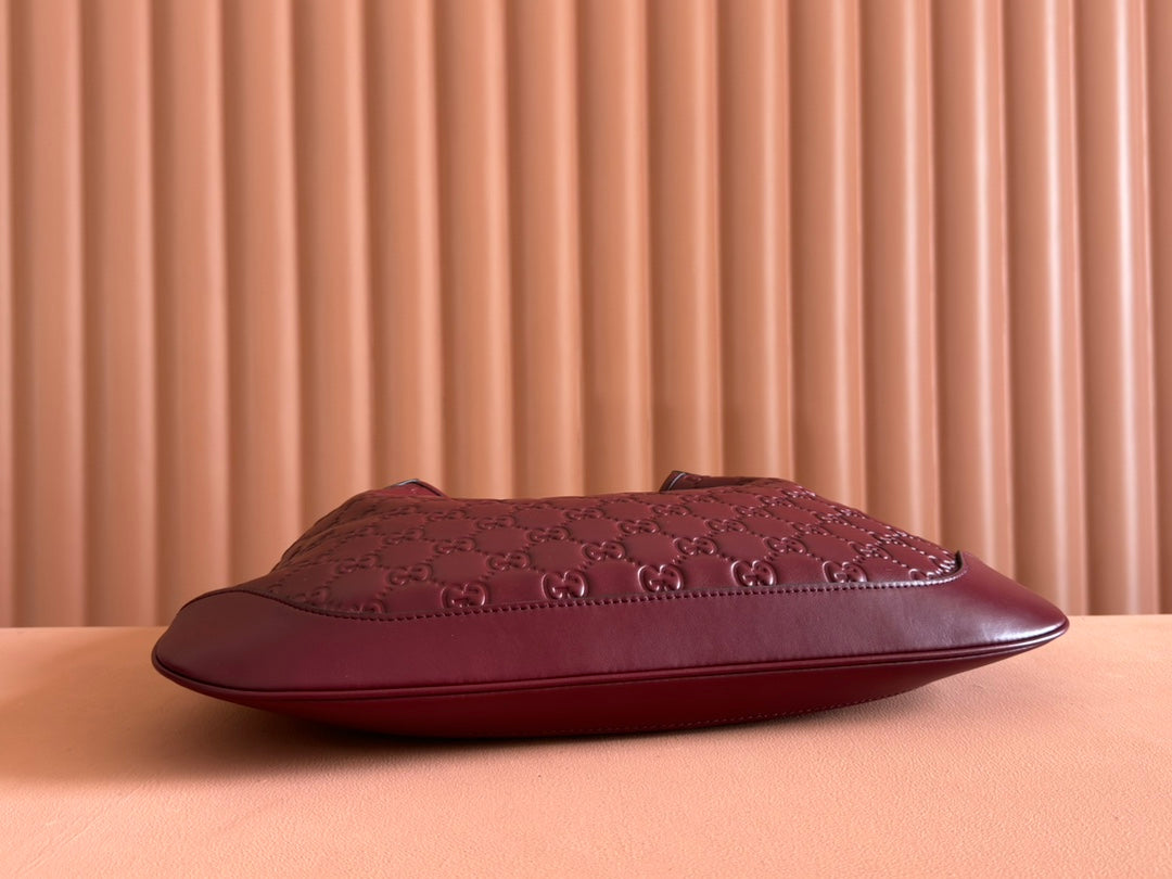 MEDIUM B SHOULDER BAG 42 IN ROSSO ANCORA RED GG EMBOSSED CALFSKIN