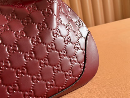 MEDIUM B SHOULDER BAG 42 IN ROSSO ANCORA RED GG EMBOSSED CALFSKIN