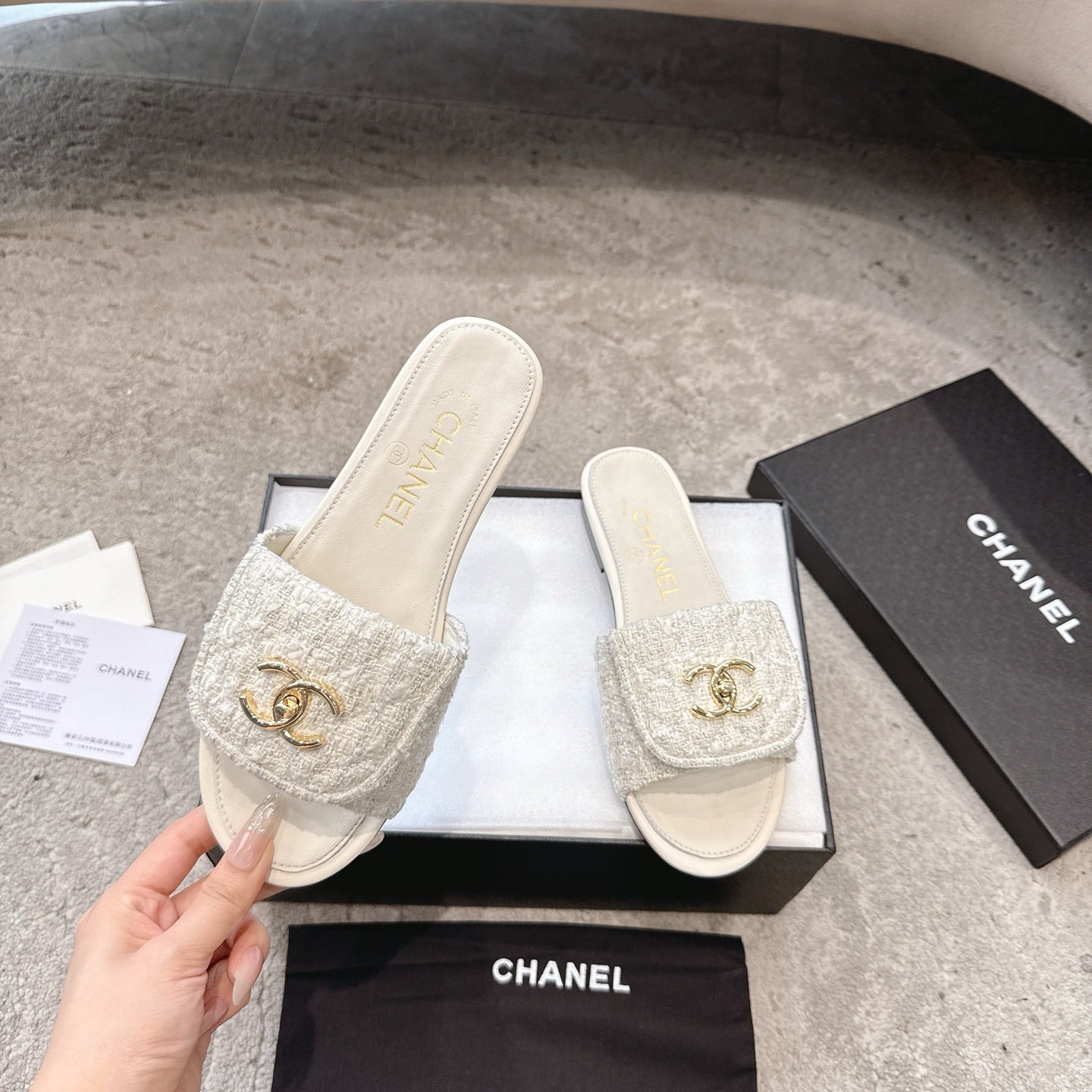 PLATFORM SLIPPERS LOGO IN WHITE TWEED AND LAMBSKIN