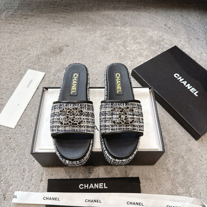 PLASTFORM HEELS IN BLACK TWEED AND CALFSKIN