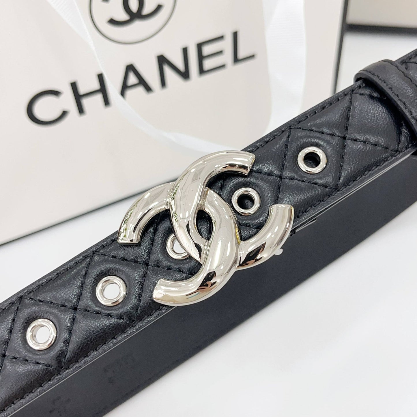 DOUBLE C BELT 30MM IN BLACK QUILTED LEATHER WITH SILVER BUCKLE