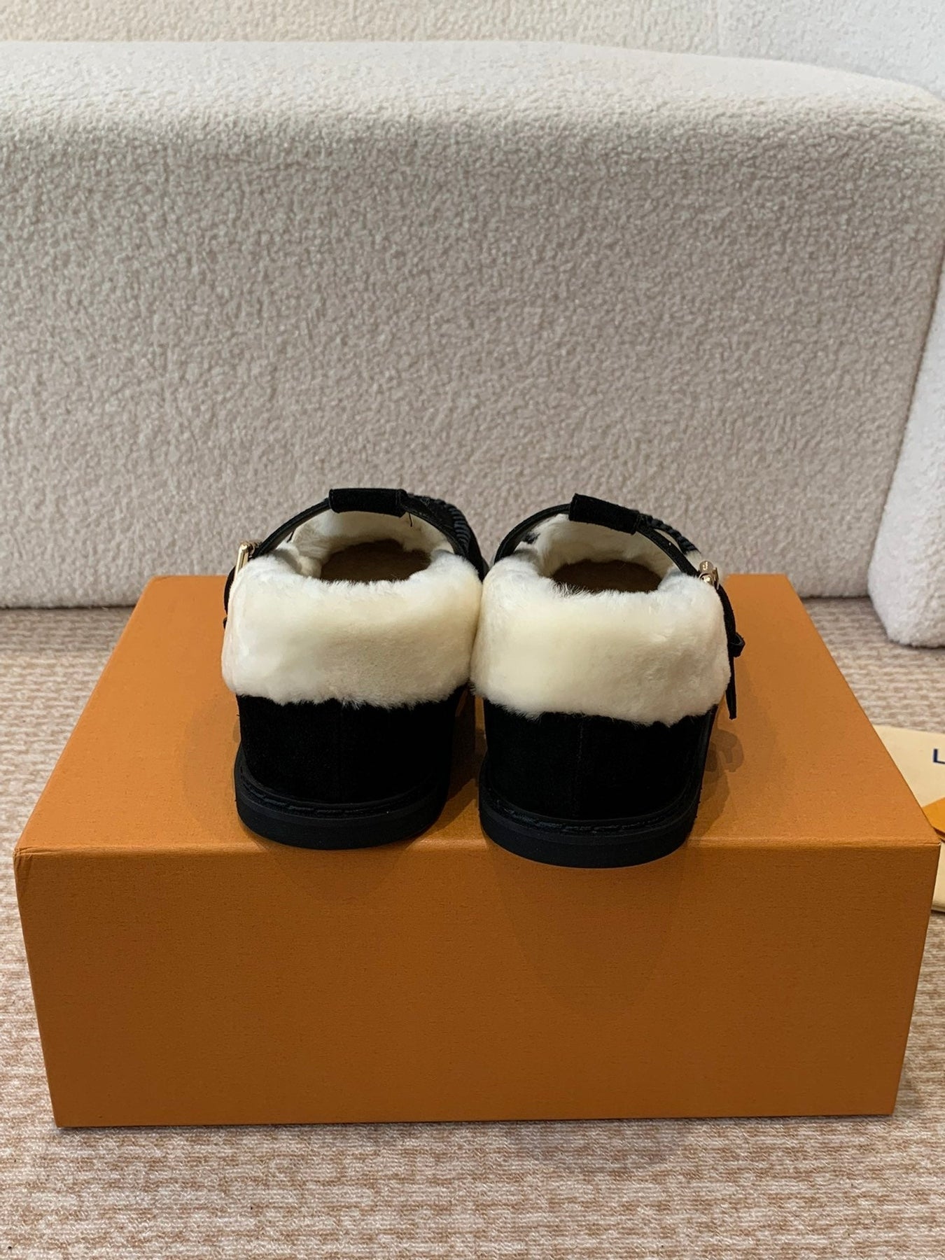 COLORADO COMFORT MARY JANE IN BLACK SUEDE AND SHEARLING LINING