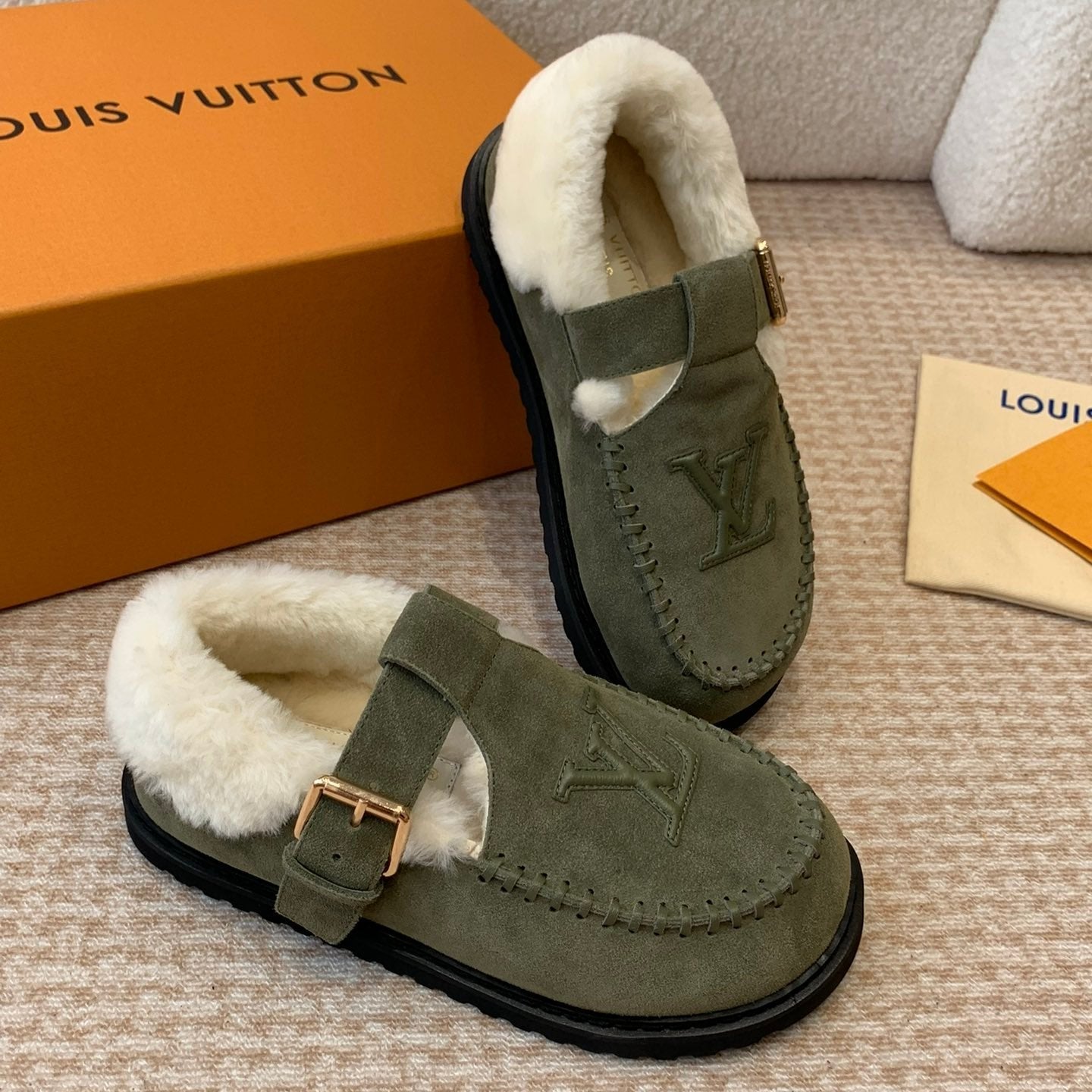 COLORADO COMFORT MARY JANE IN ARMY GREEN SUEDE AND SHEARLING LINING