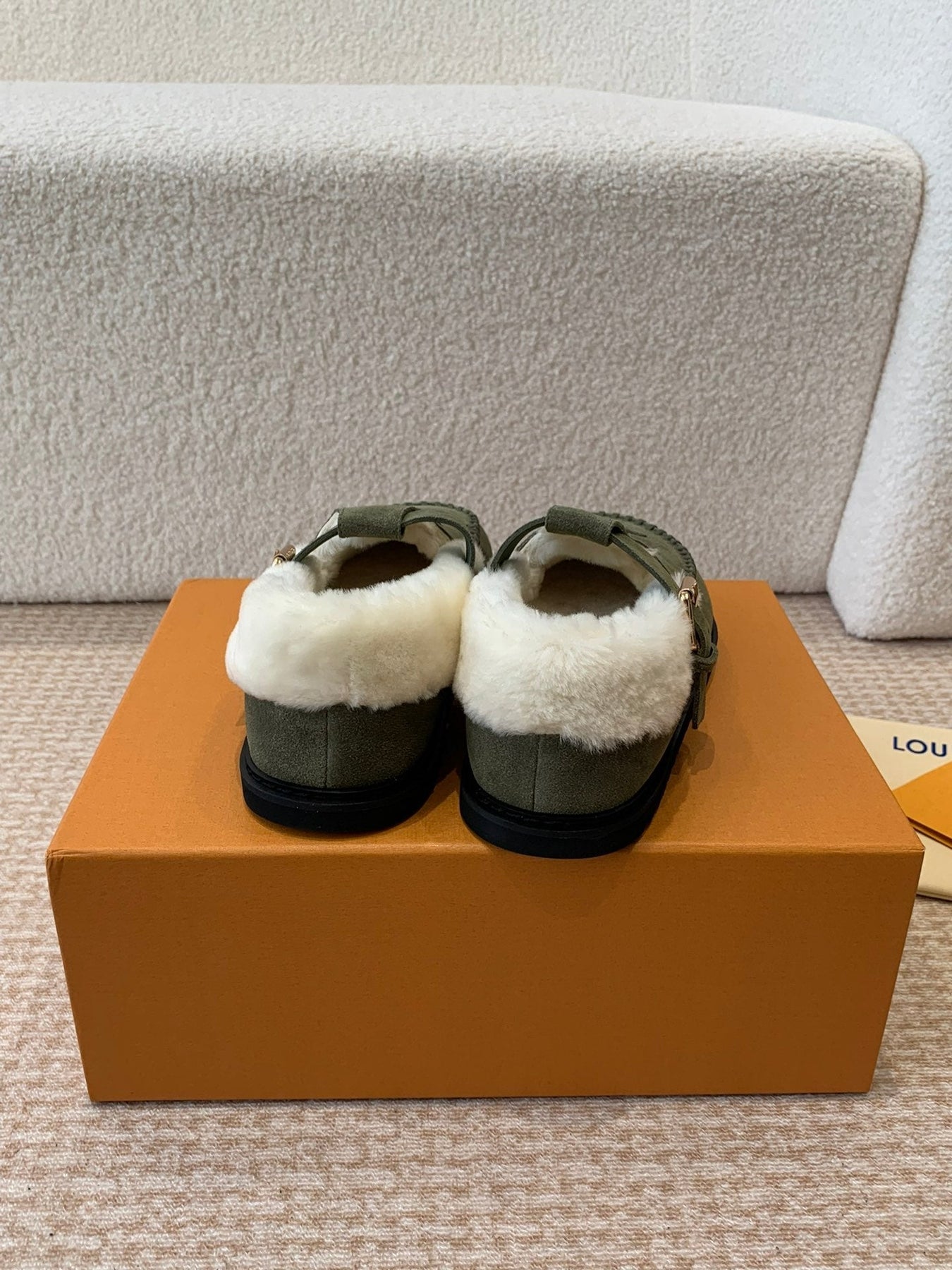 COLORADO COMFORT MARY JANE IN ARMY GREEN SUEDE AND SHEARLING LINING