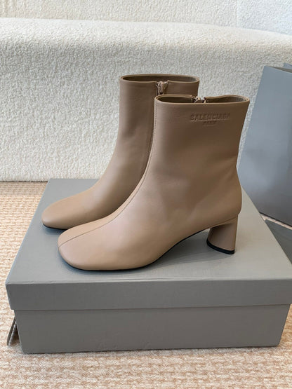 ANKLE BOOTS IN LIGHT BROWN LOGO EMBOSSED SOFT SHEEPSKIN