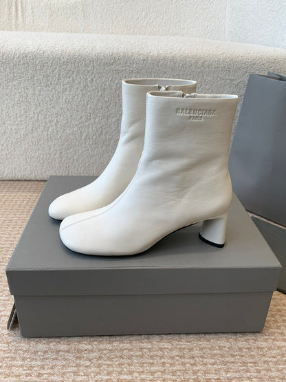 ANKLE BOOTS IN WHITE LOGO EMBOSSED SOFT SHEEPSKIN