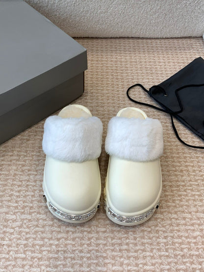 PLATFORM MULES IN BEIGE RUBBER MIX RABBIT FUR SILVER HARDWARE