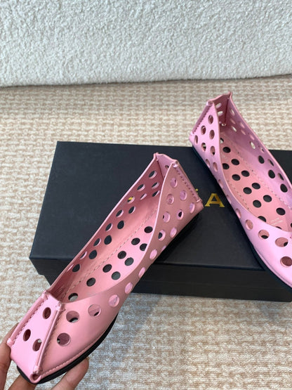 PERFO BALLET FLATS IN FLAMINGO PINK CALFSKIN
