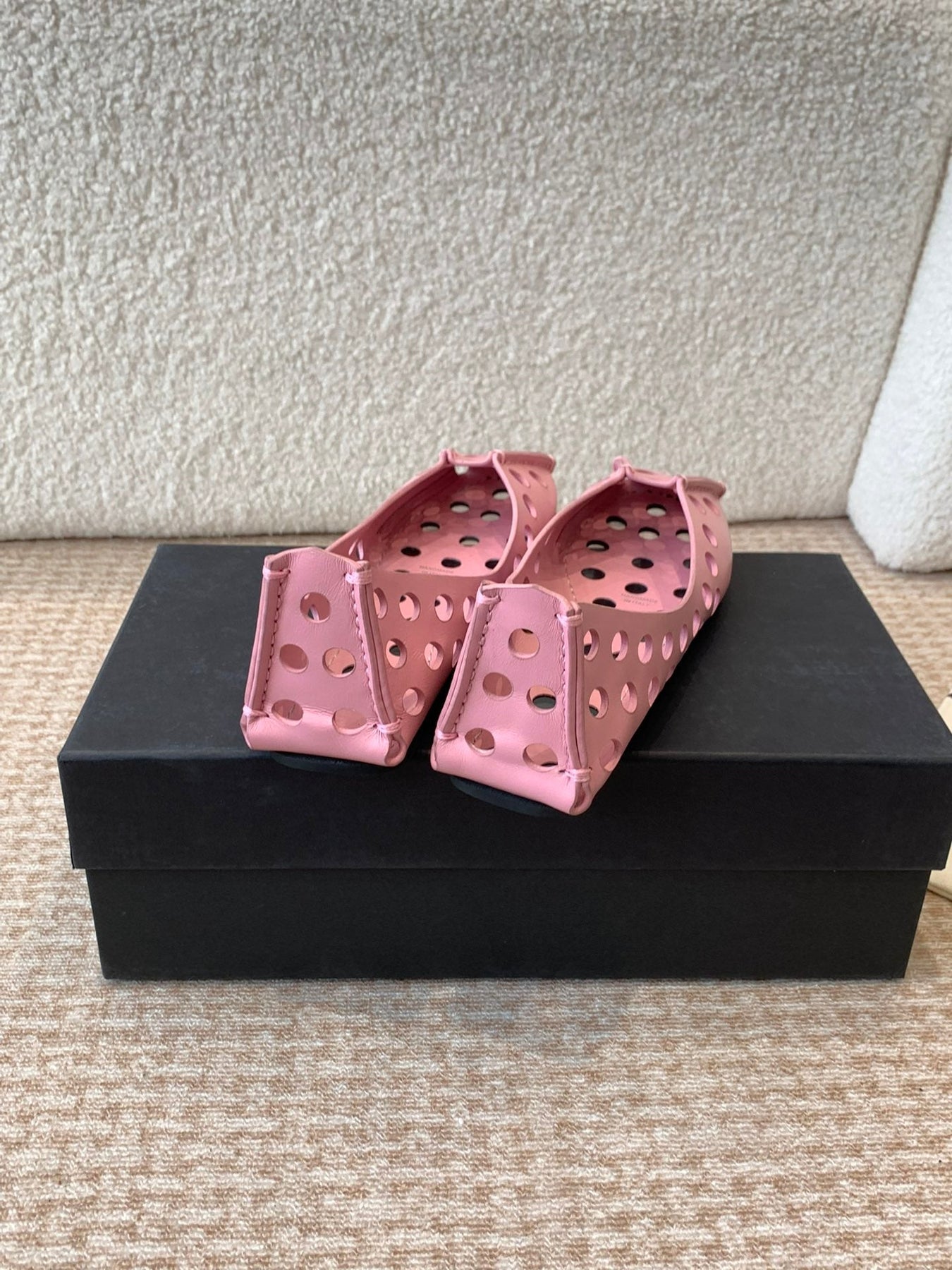 PERFO BALLET FLATS IN FLAMINGO PINK CALFSKIN