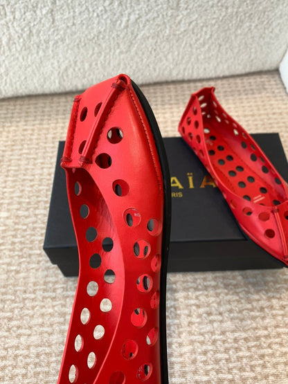 PERFO BALLET FLATS IN CHERRY RED CALFSKIN
