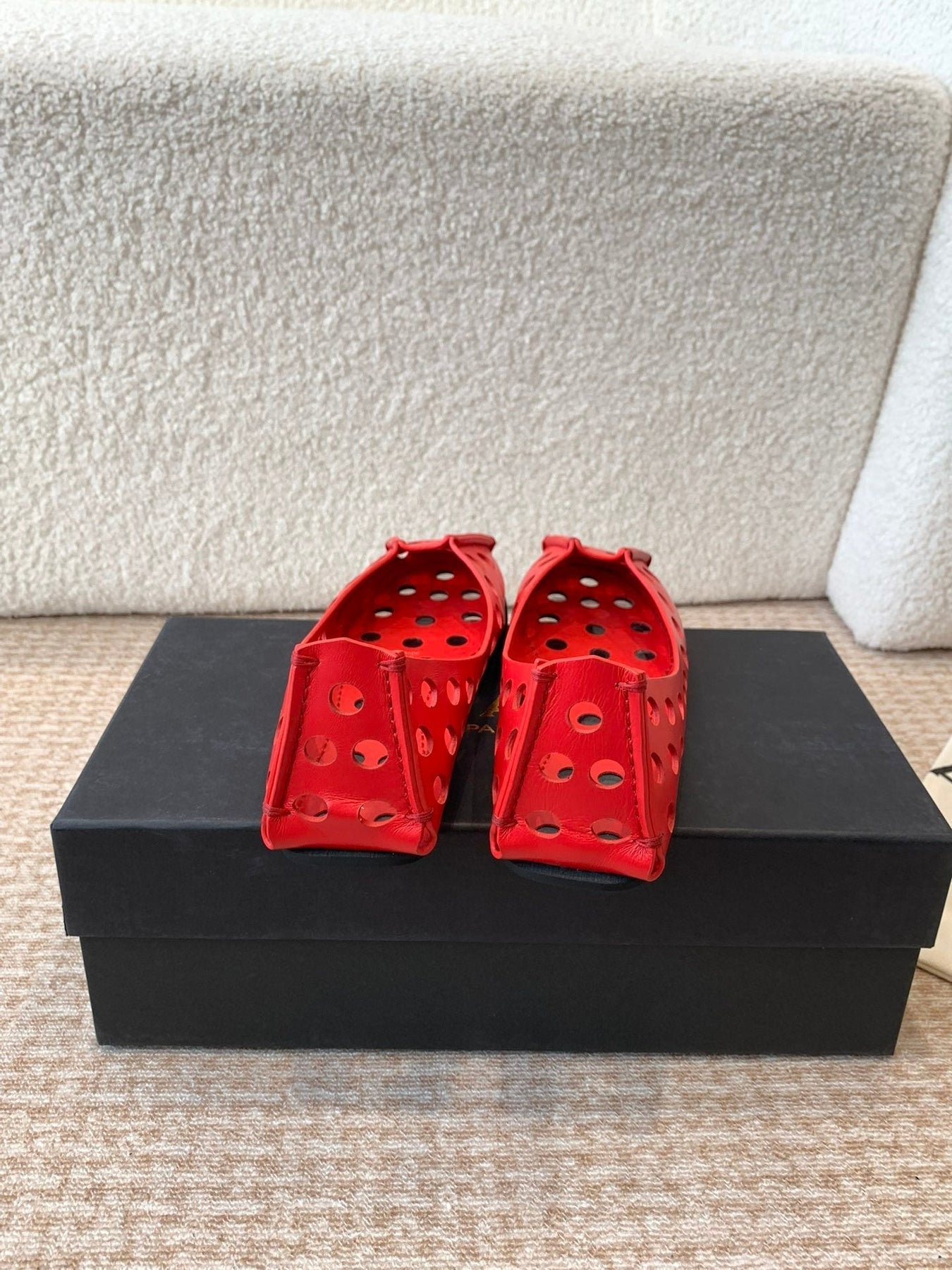 PERFO BALLET FLATS IN CHERRY RED CALFSKIN