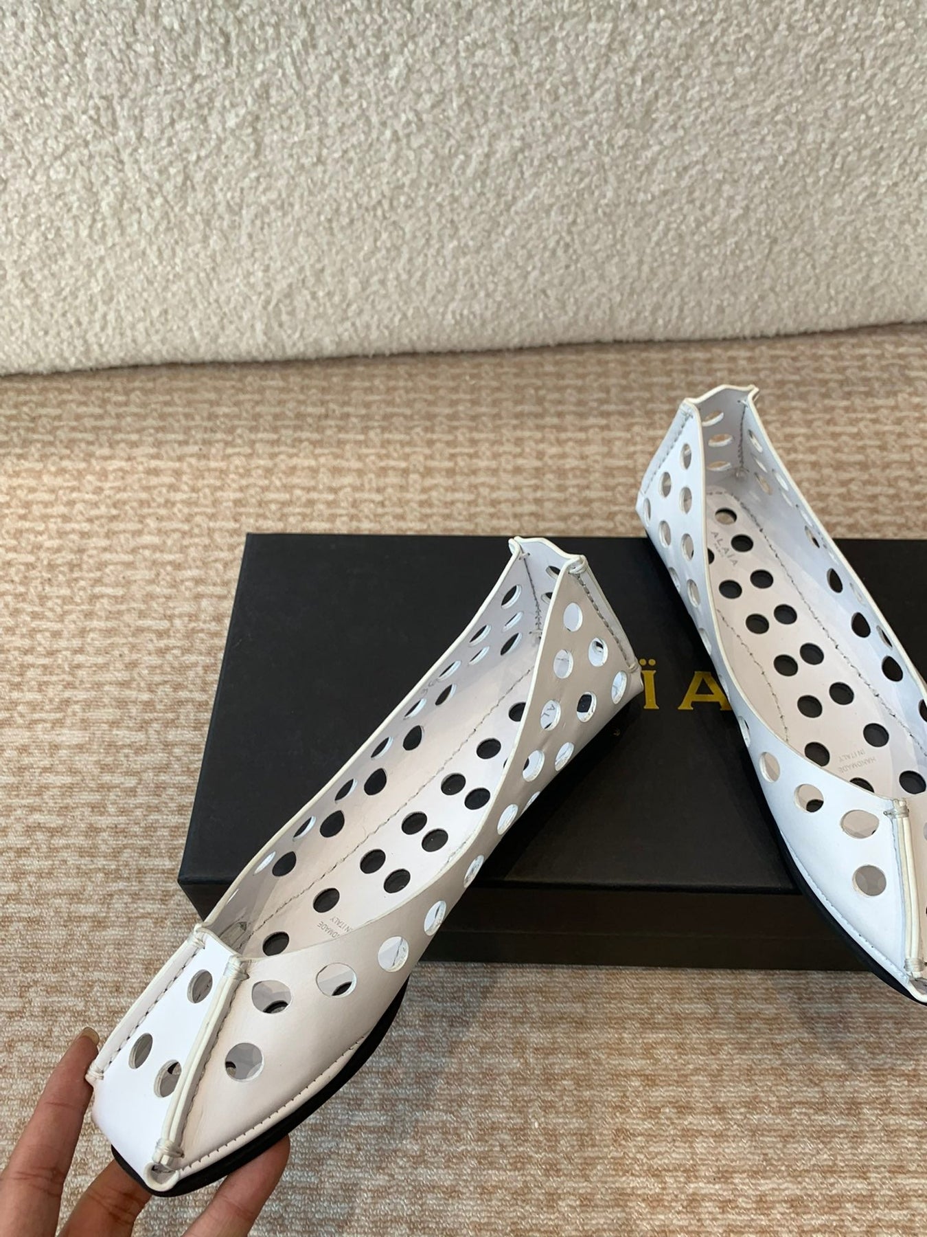 PERFO BALLET FLATS IN WHITE CALFSKIN