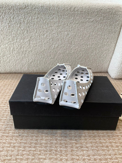 PERFO BALLET FLATS IN WHITE CALFSKIN