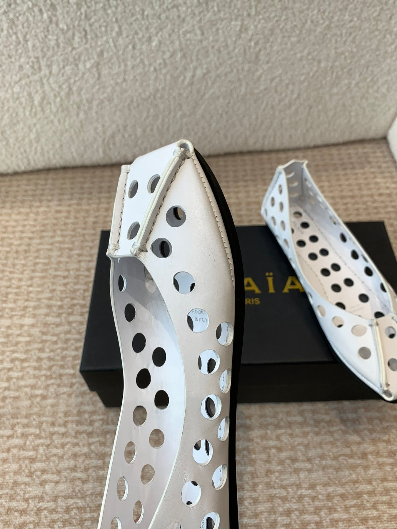 PERFO BALLET FLATS IN WHITE CALFSKIN