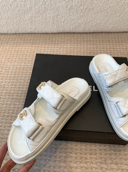 DAD SANDAL IN WHITE SHEEPSKIN MULE