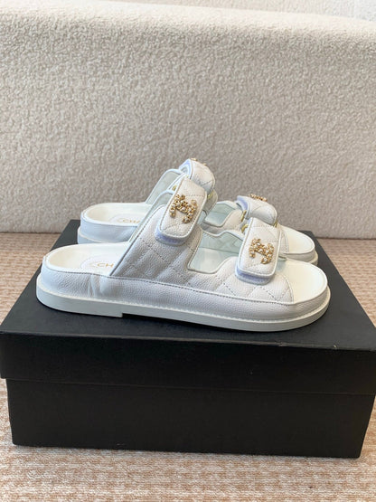 DAD SANDAL IN WHITE SHEEPSKIN MULE