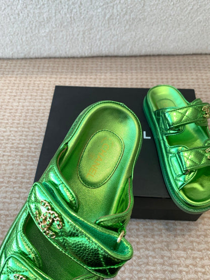 DAD SANDAL IN EMERALD GREEN SHEEPSKIN MULE