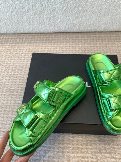 DAD SANDAL IN EMERALD GREEN SHEEPSKIN MULE