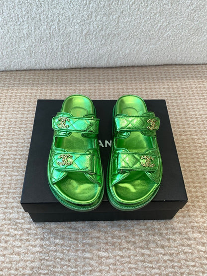 DAD SANDAL IN EMERALD GREEN SHEEPSKIN MULE