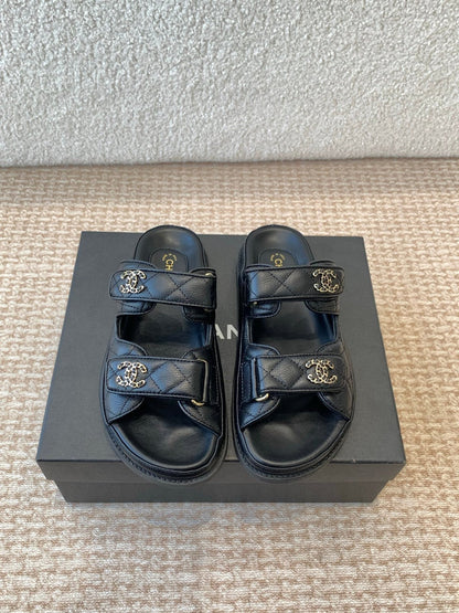 DAD SANDAL IN BLACK SHEEPSKIN MULE