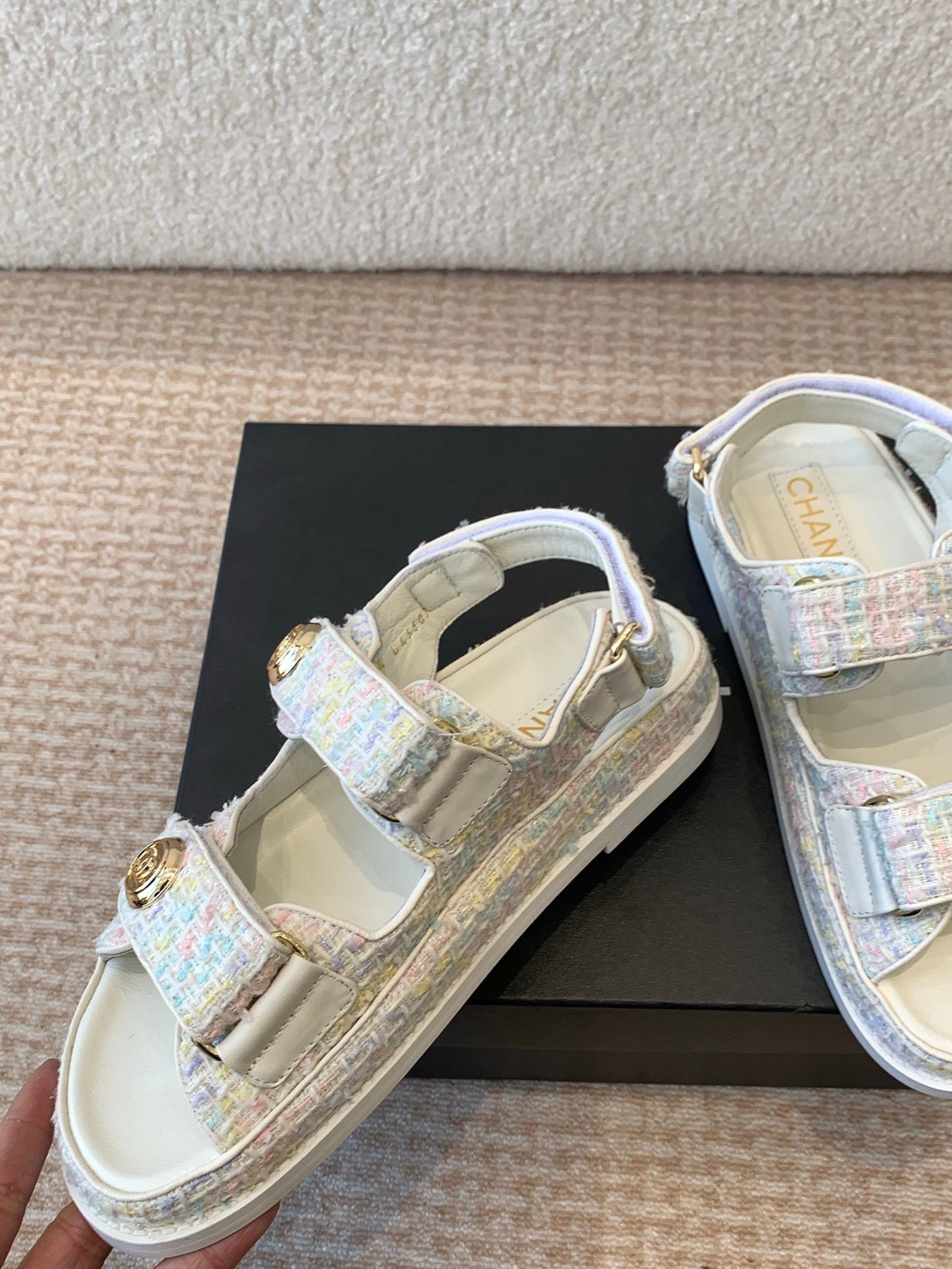 DAD SANDAL IN WHITE MIX COLORFUL FABRIC