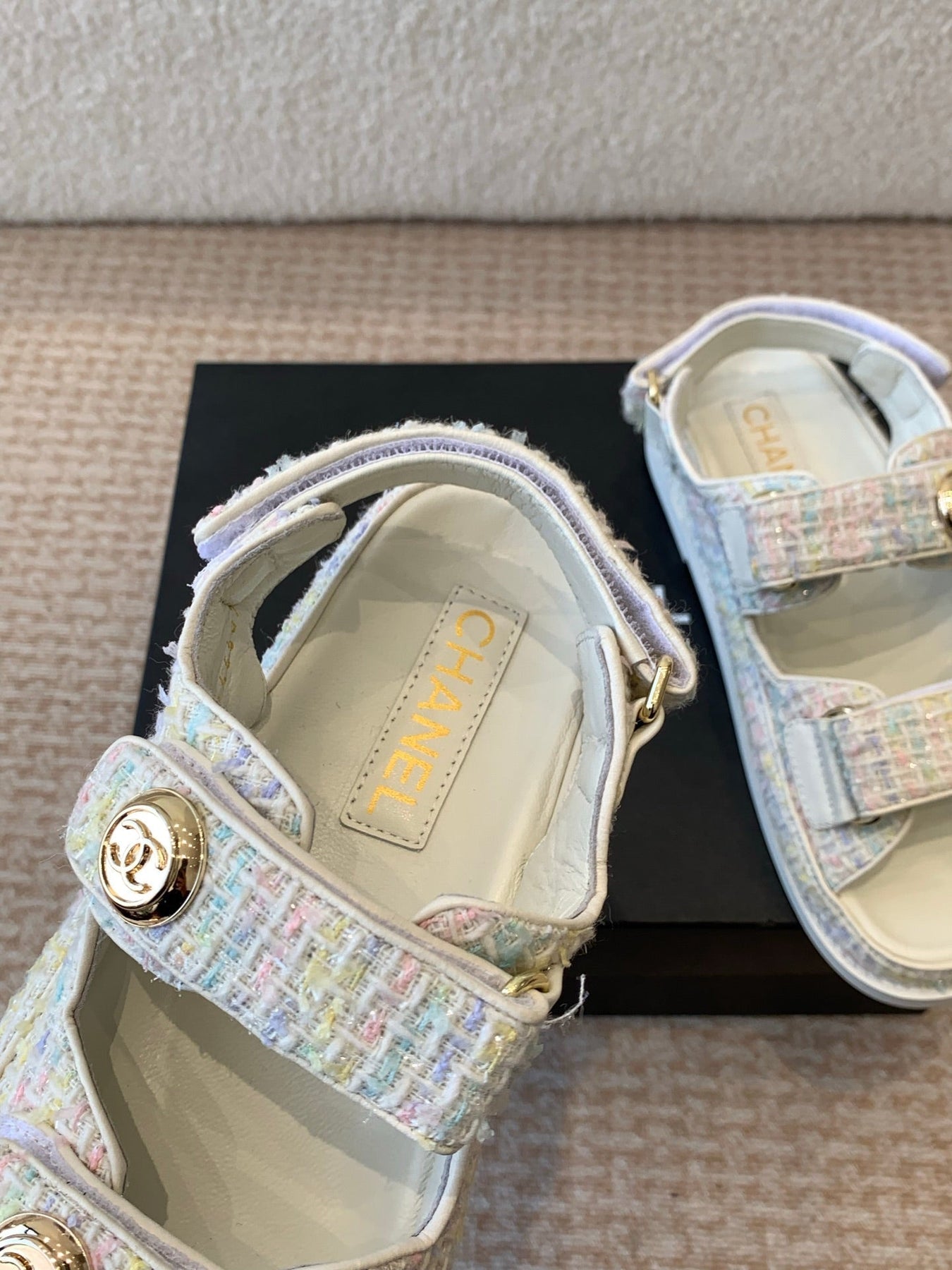 DAD SANDAL IN WHITE MIX COLORFUL FABRIC