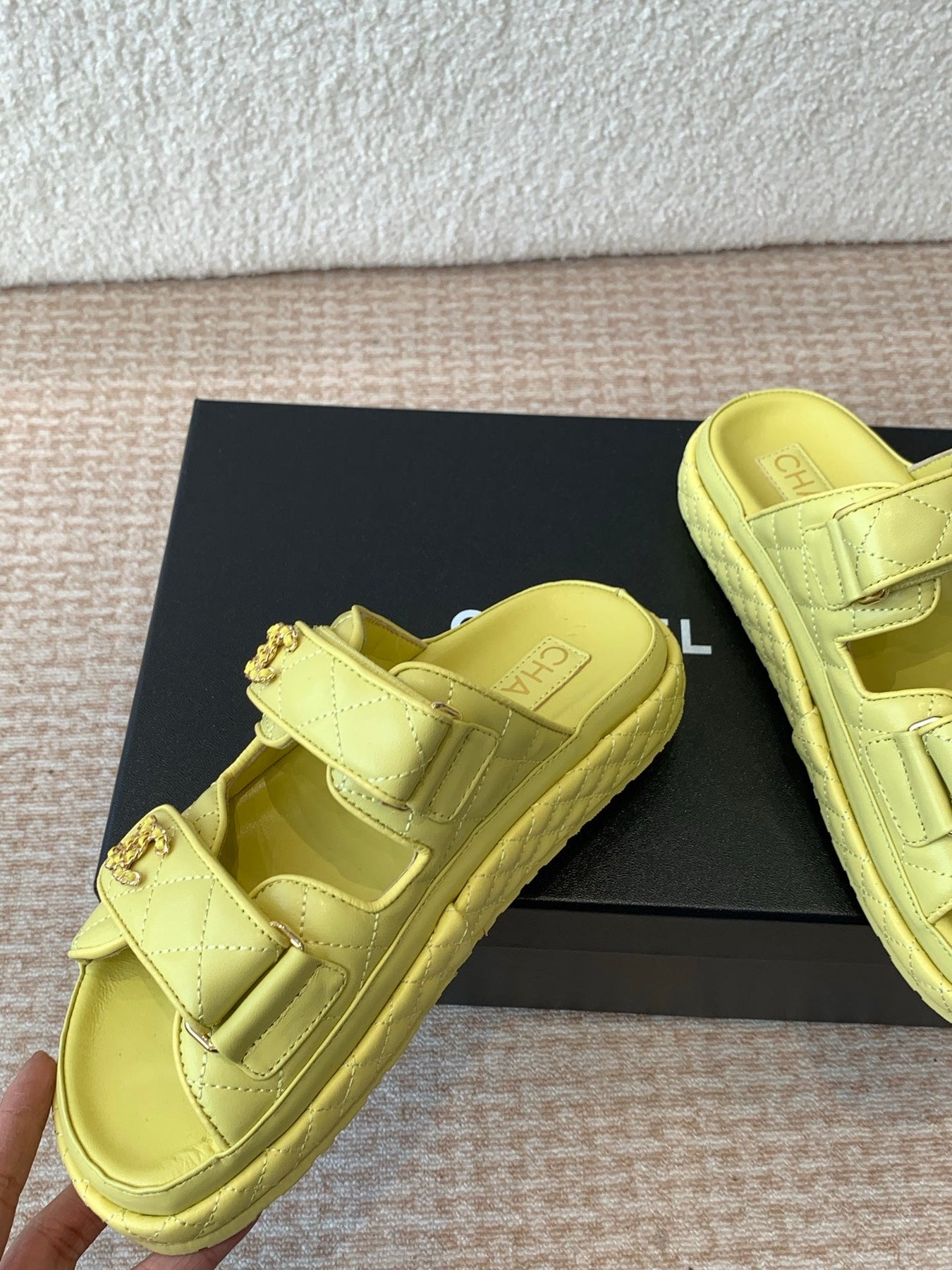DAD SANDAL IN LEMON YELLOW CALFSKIN MULE